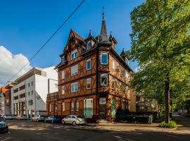 SecondHome Stuttgart - 2 connected very nice and large apartments near historic city centre at Blumenstr 58 in Esslingen am Neckar - B W1-2, hotel di Esslingen