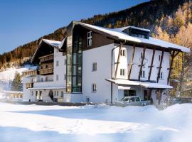 Valluga Hotel, Hotel mit Pools in Sankt Anton am Arlberg