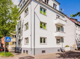 SecondHome Stuttgart - Very nice and modern apartment near historic city centre at Olgastr 20 in Esslingen am Neckar, hotell i Esslingen