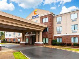 Comfort Inn & Suites Pine Bluff, viešbutis mieste Pain Blafas