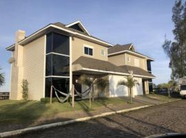 Casa condomínio lagoa cortada, hotelli kohteessa Balneário Gaivotas