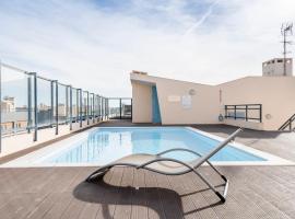 OCEANFRONT: Luxury Spectacular Sea Views and Pool, hotel a Olhão