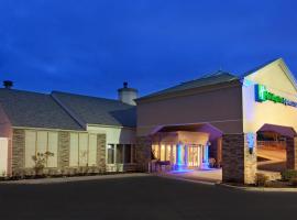 Holiday Inn Express Hotel & Suites Pittsburgh Airport by IHG、ロビンソン・タウンシップのホテル