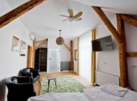 Salon Win Wine Bar & Apartments, vacation rental in Jasło
