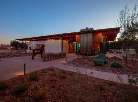 Best Friends Roadhouse and Mercantile, motel in Kanab