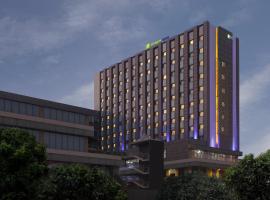 Holiday Inn Express Gurugram Sector 50, an IHG Hotel, отель в Гургаоне