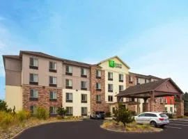 Holiday Inn Express Newport, an IHG Hotel