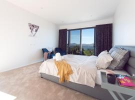 Nature & Relax House, Panoramic sea view, Free parking40, hostal o pensió a Hobart