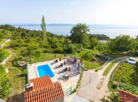 Villa Tonci - comfortable & surrounded by nature, hotel in Tučepi