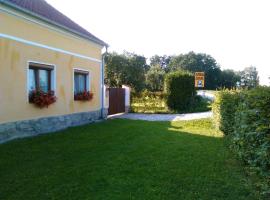 Pension Otěvěk, guest house in Trhové Sviny