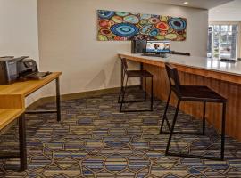 路易斯維爾機場展覽中心智選假日酒店，路易維爾的飯店