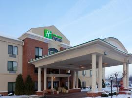 Holiday Inn Express Lordstown-Newton Falls/Warren, an IHG Hotel、Newton Fallsにあるヤングスタウン・ウォレン地域空港 - YNGの周辺ホテル