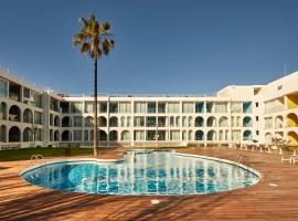 Ebano Hotel Apartments & Spa, hotel with jacuzzis in Playa d'en Bossa