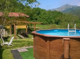 LA NOZAL (piscina, barbacoa, jardín...)，利亞內斯的便宜飯店