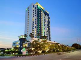 Holiday Inn Melaka, an IHG Hotel, hótel með jacuzzi-potti í Melaka