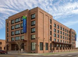 Holiday Inn Express Pensacola Downtown by IHG, hótel í Pensacola