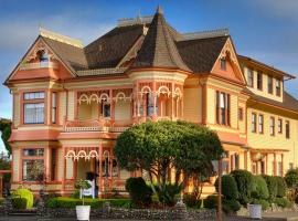 Gingerbread Mansion, hotel with parking in Ferndale