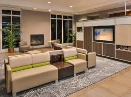 Holiday Inn Kansas City Airport by IHG