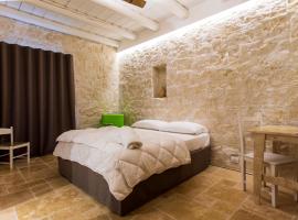 B&B PIAZZA SAN GIOVANNI - ESSENZE DELLA MURGIA, hotell i Altamura