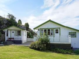 4 person holiday home in STR MSTAD, dovolenkový prenájom v destinácii Strömstad