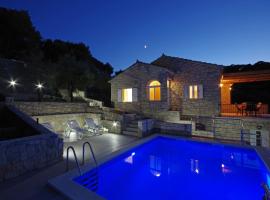 Holiday home Tonko - open pool, hotel in Postira