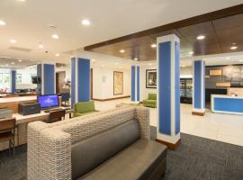 Holiday Inn Express Hotel & Suites Detroit-Utica by IHG, hôtel à Utica