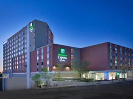 Holiday Inn Express Hotel & Suites Austin Downtown - University, an IHG Hotel, מלון באוסטין