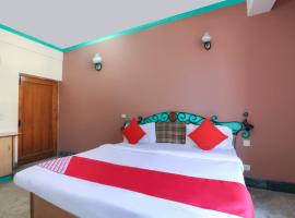 OYO 64021 City Center Guest House, hotel v destinaci Hamīrpur