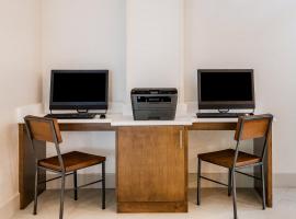 Holiday Inn Express Chapel Hill by IHG, ξενοδοχείο σε Τσάπελ Χιλ