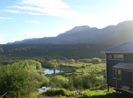 Refugio del río, a orillas del río Cochrane, hotel in Cochrane