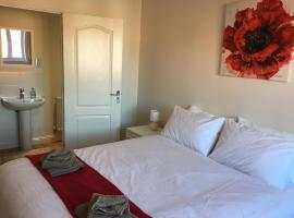 New and Comfortable with Parking, hotell i Andover