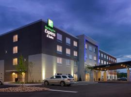 Holiday Inn Express & Suites by IHG Altoona, an IHG Hotel, hotel with parking in Altoona