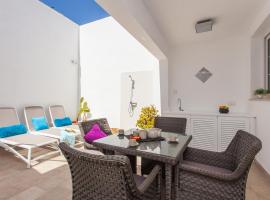 Beach House Sa Torre, holiday home in Colonia Sant Jordi