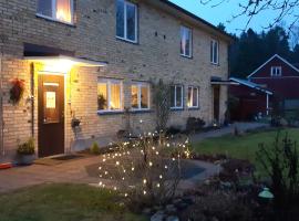 Bo hos Nancy i Ölme, khách sạn ở Kristinehamn