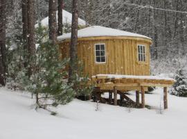 La Maison sous les arbres, luxury tent in Saint Roch de Mekinac