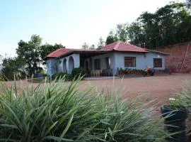 Nature INN Homestay - Hill Top Mountain View & River Access