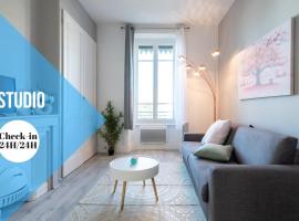 Macé Studio Apartment: Lyon, Place Jean Jaurès Metro İstasyonu yakınında bir otel