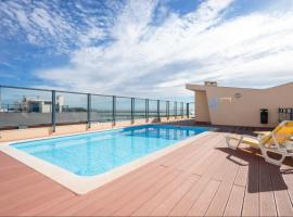 OCEANVIEW Luxury Stunning Views and Pool, luksushotelli kohteessa Olhão