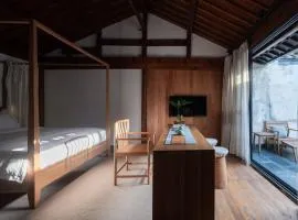 Huanghsan SU House