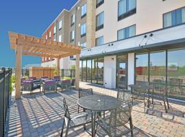 Holiday Inn Express & Suites Oklahoma City Mid - Arpt Area by IHG, hotel near Will Rogers World Airport - OKC, Oklahoma City