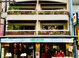 Surin Bay Inn, hotel em Praia de Surin