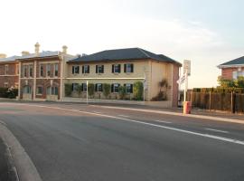 Coach House Launceston, hotelli kohteessa Launceston