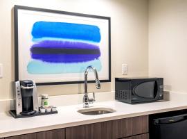 Holiday Inn Newport News - Hampton by IHG, hotel di Newport News