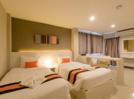 De Hug Hotel & Residence, готель у місті Чіанграй