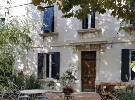 Maison d' Alys entre Luberon et Alpilles, hotel a Cabannes