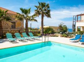 Sea La Vie house, close to the beach, By ThinkVilla: Panormos Resmo şehrinde bir aile oteli