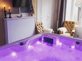 Suite EDEN avec jacuzzi privé、ショーモンのスパホテル