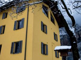 Agriturismo La Casa Gialla, hotel v destinaci Romagnano