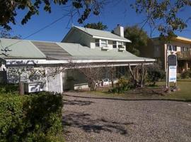 Casablanca Enchanted Cottage, chalupa v destinaci Nelson Bay
