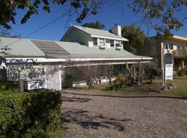 Casablanca Enchanted Cottage, hytte i Nelson Bay